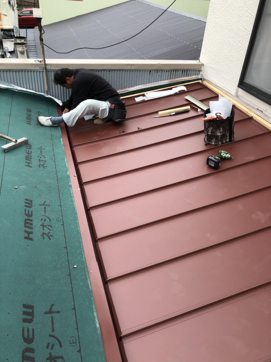 山梨県笛吹市　屋根工事　屋根カバー工法　重ね葺き工事　ガルバリウム鋼板