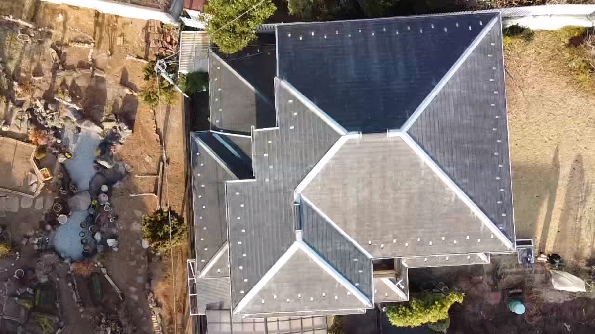 山梨県甲斐市　M様邸　屋根・外壁塗装工事　屋根の施工前　5〜10年を目安に点検をしましょう！