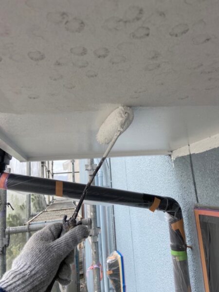 山梨県甲斐市　屋根・外壁塗装工事　付帯部の雨樋・破風板・軒天井の塗装