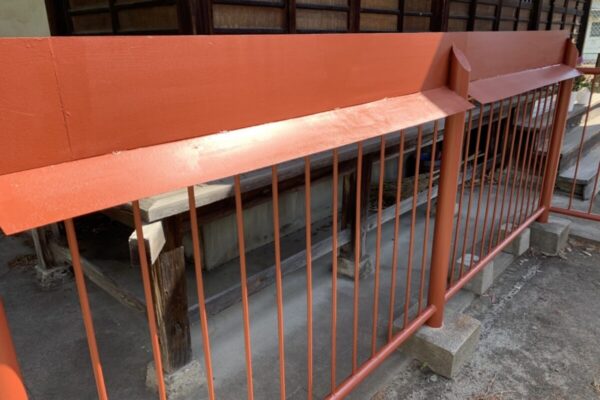 山梨県甲府市　外壁塗装工事　鉄部は錆が発生する前に塗装しましょう！
