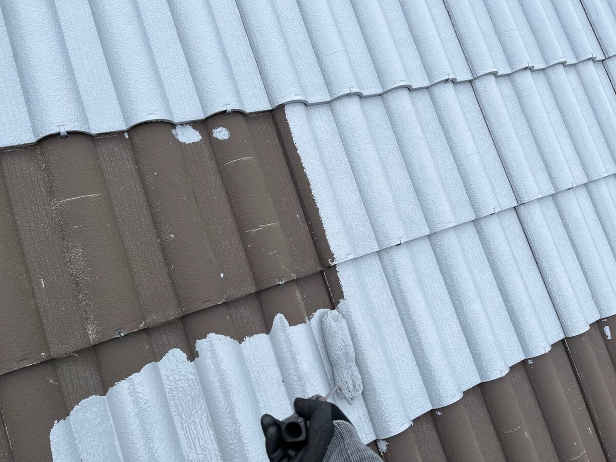 山梨県甲斐市　外壁・屋根塗装工事　屋根の下塗りを行いました！
