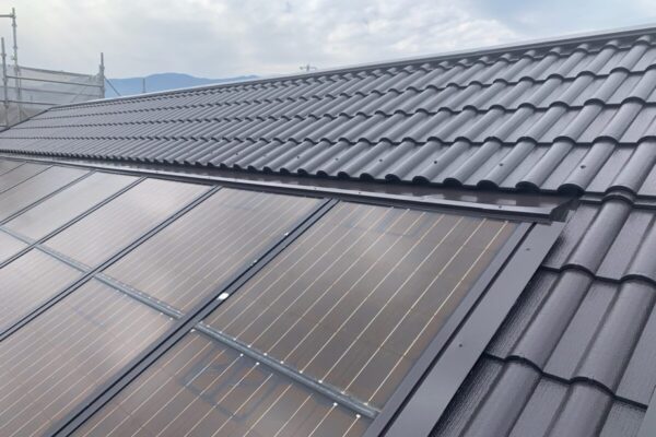 山梨県甲斐市　外壁・屋根塗装工事　屋根塗装の目的と太陽光パネルの対応について