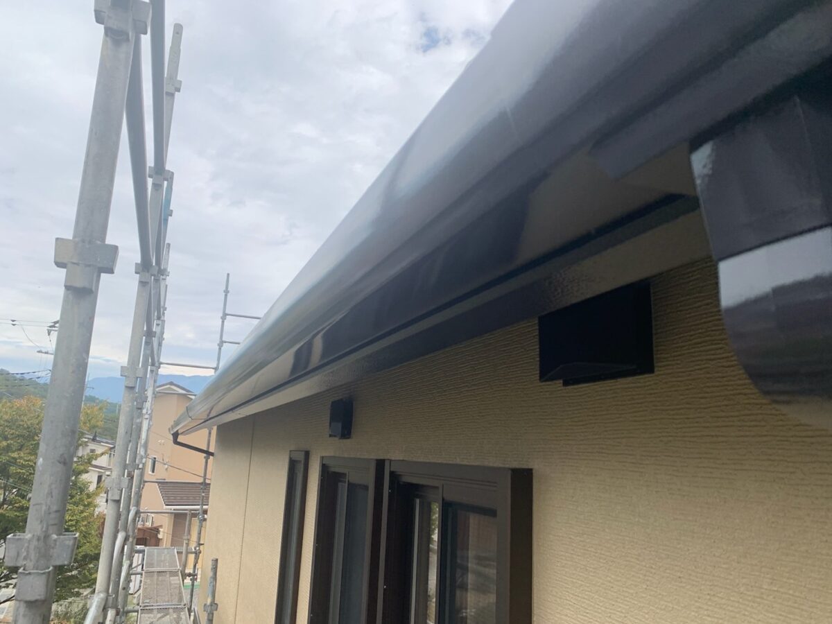 山梨県甲斐市　外壁・屋根塗装工事　雨樋修理もおまかせください！