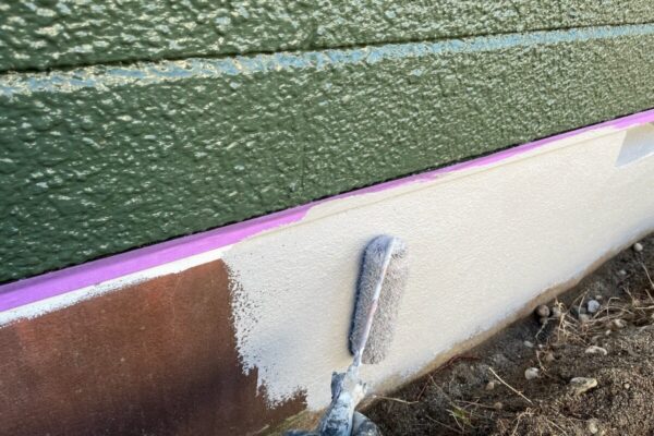山梨県山梨市　S様邸　屋根・外壁塗装工事　基礎塗装を行いました！