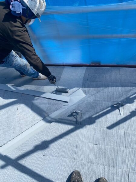 山梨県甲斐市　屋根・外壁塗装工事　屋根塗装の下塗りが抜けているとどうなる？
