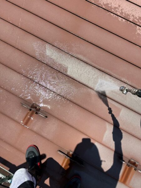 山梨県南都留郡富士河口湖町　屋根塗装・外壁塗装工事　下地処理　高圧洗浄作業