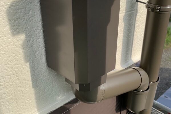 山梨県南都留郡富士河口湖町　屋根塗装・外壁塗装工事　雨樋を交換する時期はいつ？