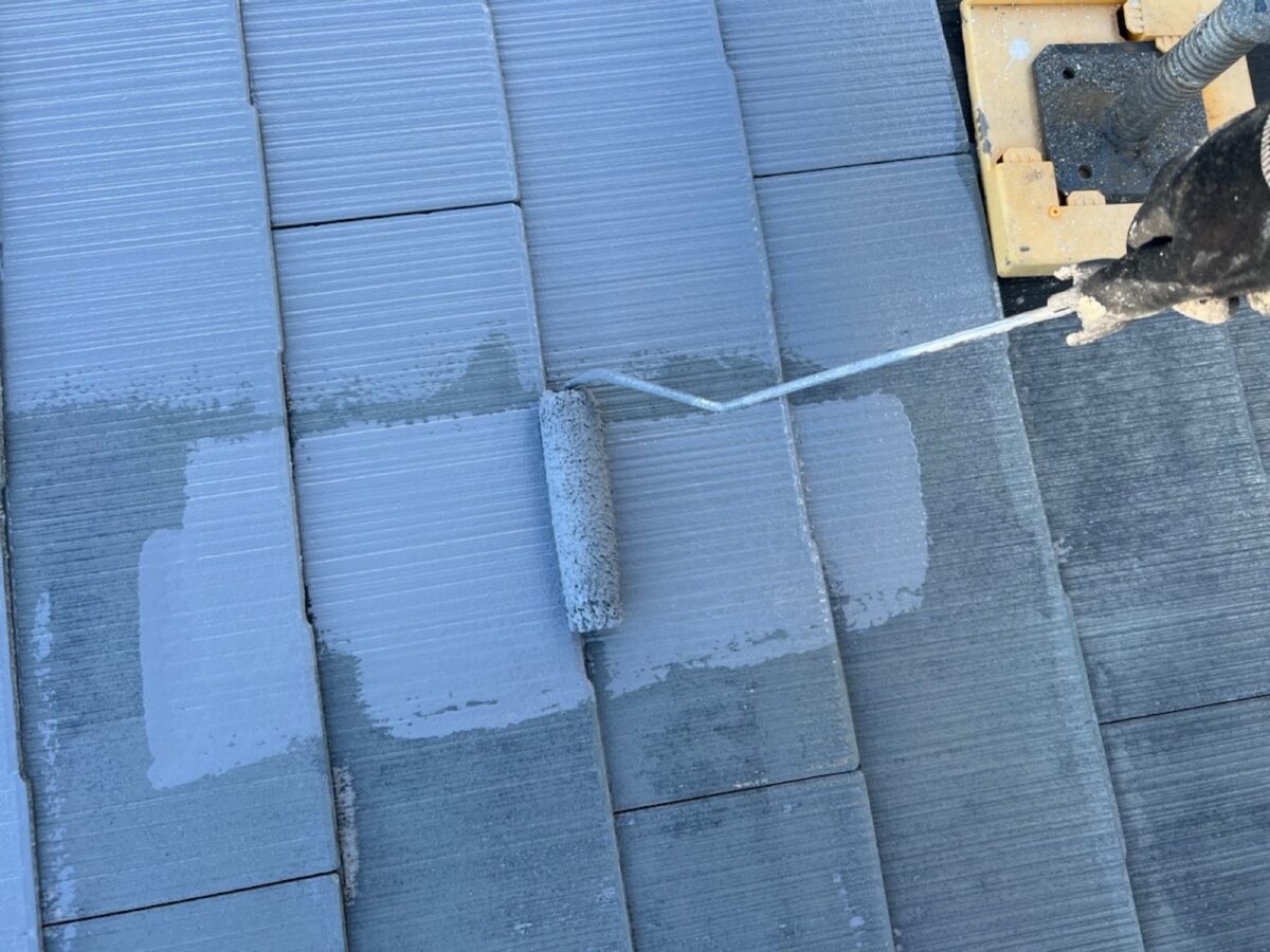 山梨県笛吹市　屋根塗装・外壁塗装・ベランダ防水工事　屋根の下塗りを行いました！
