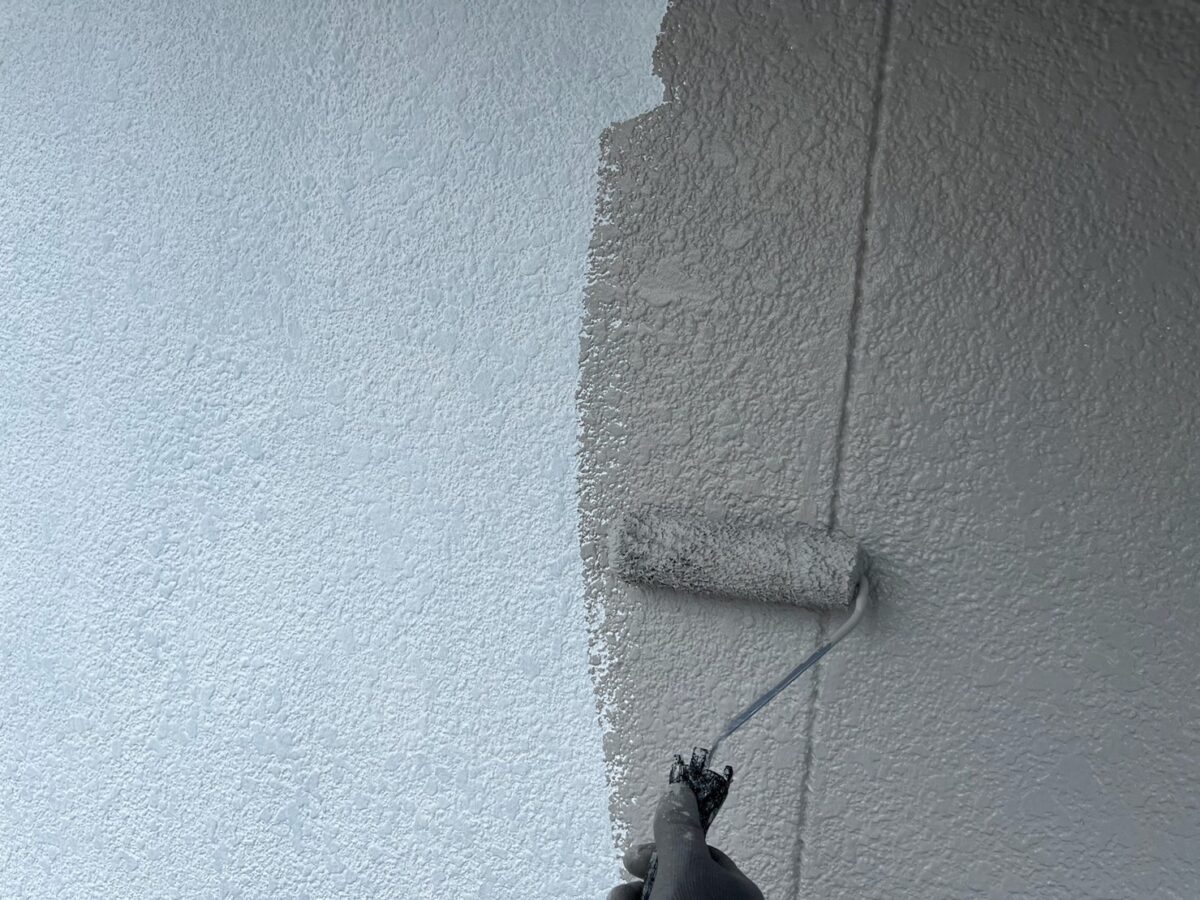 山梨県笛吹市　外壁塗装工事　外壁の中塗りと上塗り　塗料選びのポイント