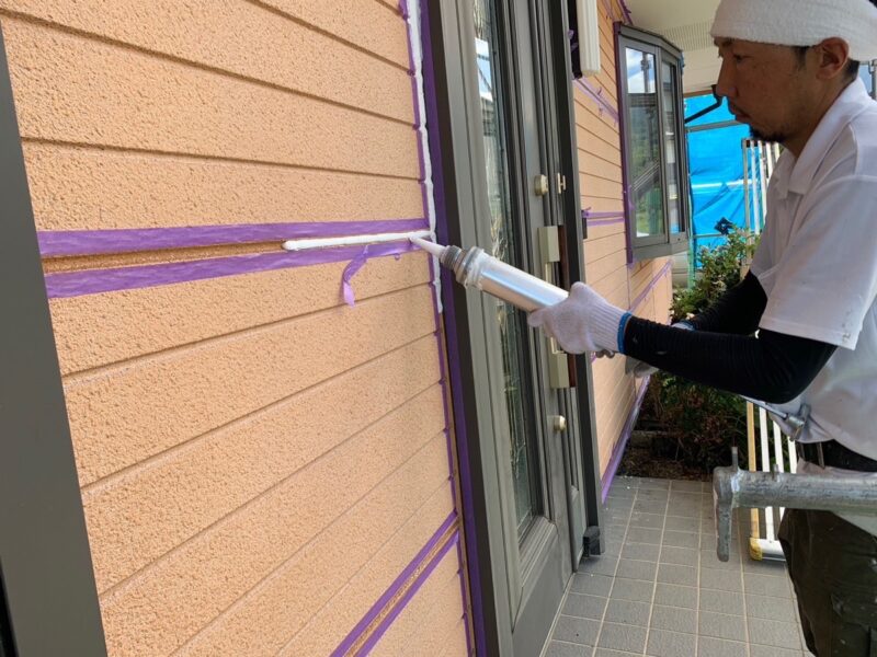 山梨県笛吹市　外壁塗装工事　下地処理　コーキング工事について