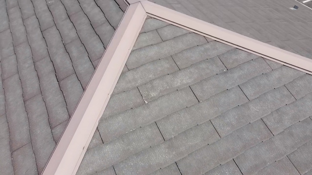 山梨県甲府市　外壁塗装・屋根カバー工事　施工前　屋根工事のタイミング