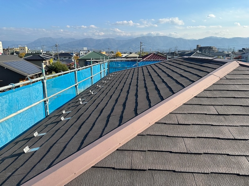 山梨県韮崎市　屋根・外壁塗装工事　コストを抑えるならカバー工法がおすすめ！