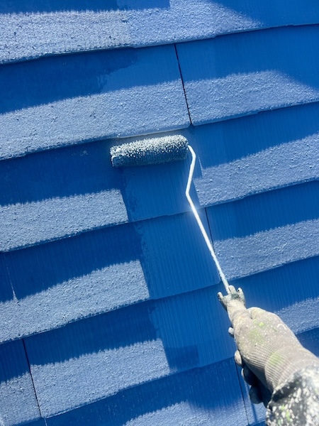 山梨県甲斐市　屋根塗装・外壁塗装工事　屋根の下塗り工程
