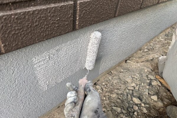 山梨県山梨市｜基礎塗装は劣化や中性化を抑制する効果があります！