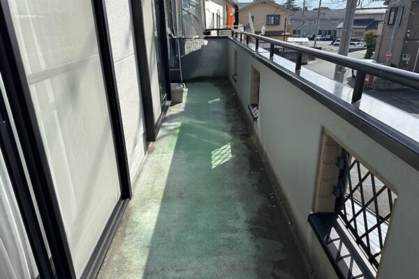 山梨県笛吹市｜ベランダ・バルコニー・屋上の防水のメンテナンスはいつがタイミング？