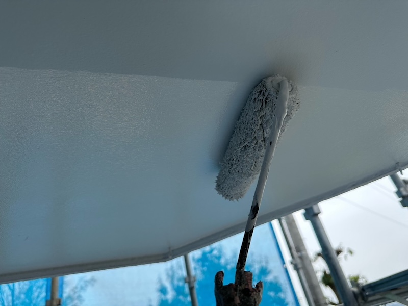 山梨県笛吹市｜軒天井の塗装をレポート！劣化による剥がれにご注意！