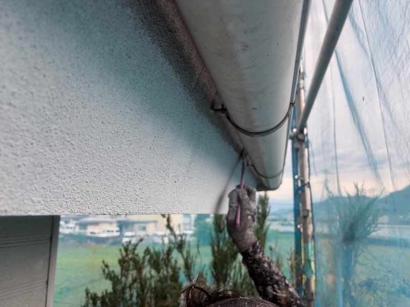 山梨県笛吹市｜細かいところや狭いところから塗りはじめるダメ込み作業