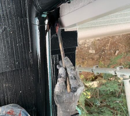 山梨県笛吹市｜細かいところや狭いところから塗りはじめるダメ込み作業