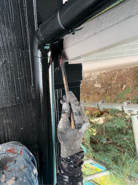 山梨県笛吹市｜細かいところや狭いところから塗りはじめるダメ込み作業