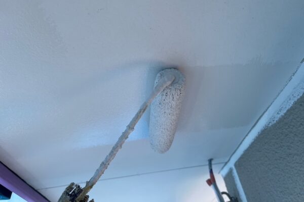 山梨県大月市｜軒天井を塗装しました！軒天井の剥がれにご注意ください！