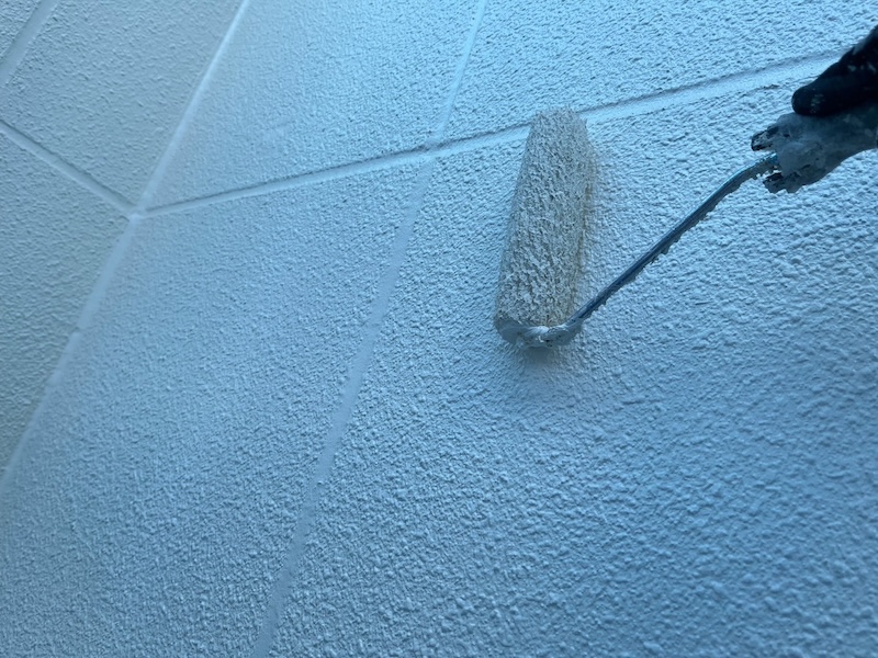 屋根と外壁を一緒に塗装する場合に大事な塗料の選び方|山梨県山梨市