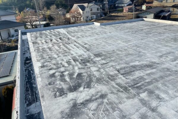 屋上・陸屋根の防水メンテナンスはなぜ必要？雨漏りリスクをゼロにできる対策