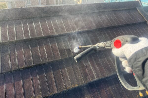 山梨県南アルプス市｜高圧洗浄機で屋根を洗浄しました！