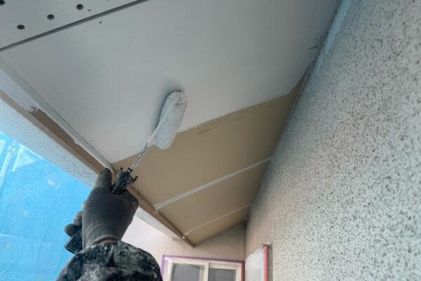 軒天井を塗装しました！修繕や雨漏り調査・修理工事も当店にお任せください！｜山梨県南アルプス市