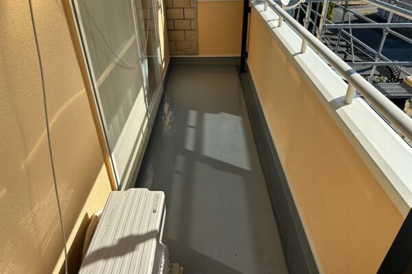 ベランダ防水のメンテナンスを実施！防水の劣化が起こすリスクとは？｜山梨県南アルプス市