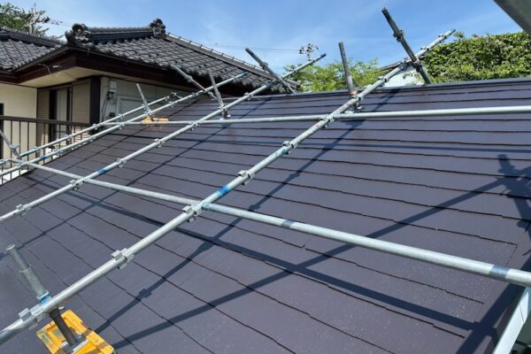 スレート・コロニアル・カラーベストとは？塗装のタイミングやおすすめの塗料をご紹介！｜山梨県北杜市